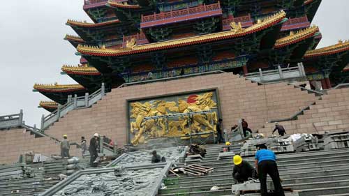 麒麟阁外部围墙建造中.jpg